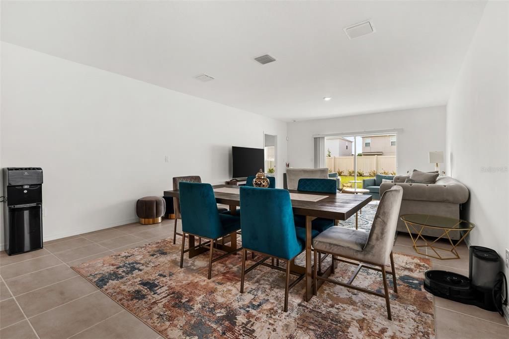 For Sale: $334,999 (3 beds, 2 baths, 1432 Square Feet)
