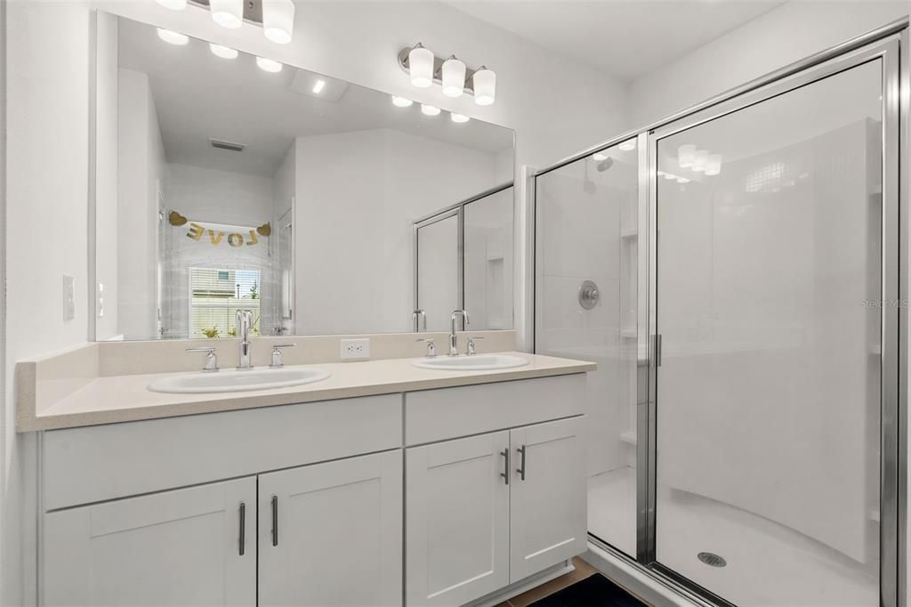 For Sale: $334,999 (3 beds, 2 baths, 1432 Square Feet)