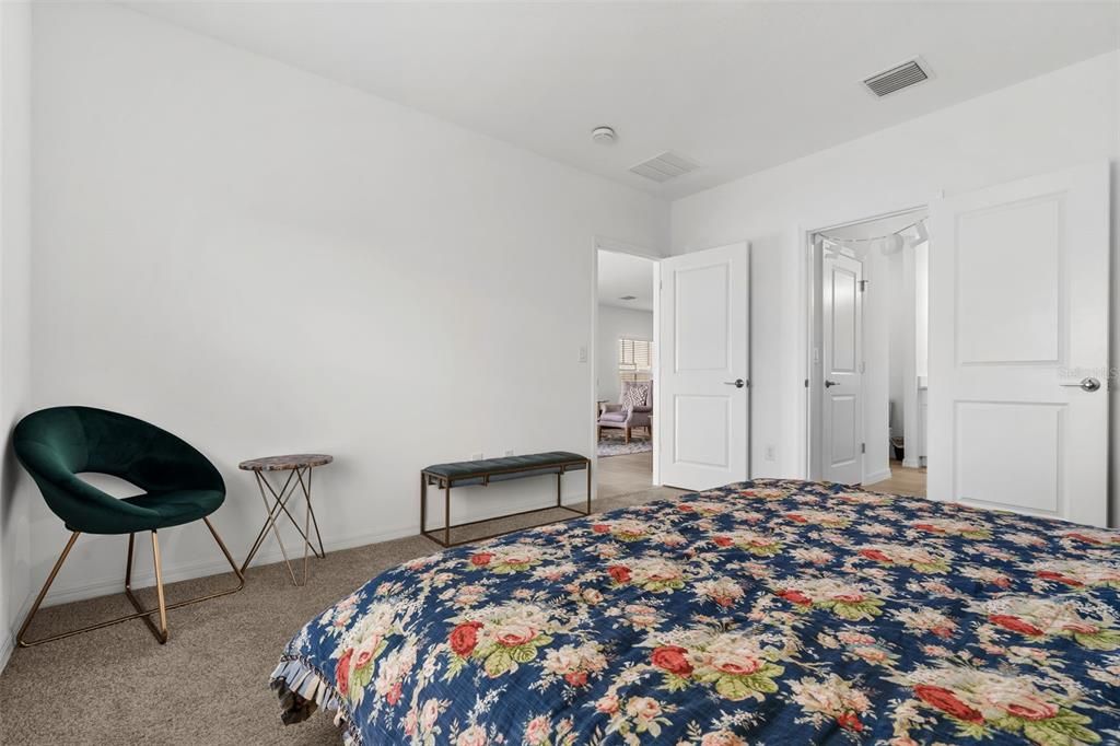 For Sale: $334,999 (3 beds, 2 baths, 1432 Square Feet)