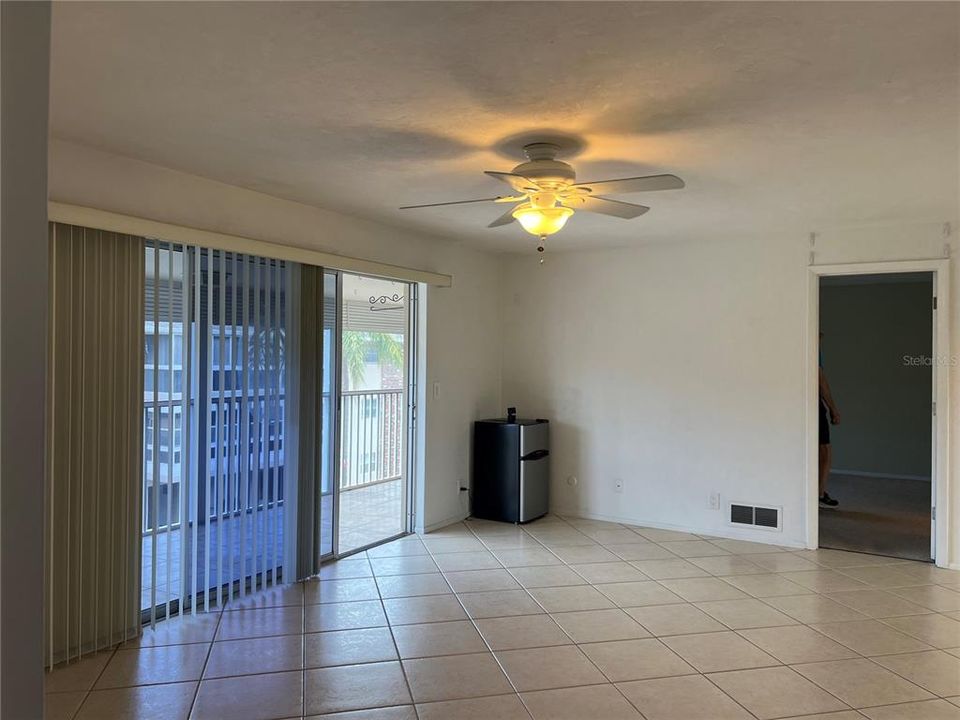 For Rent: $1,625 (2 beds, 2 baths, 964 Square Feet)