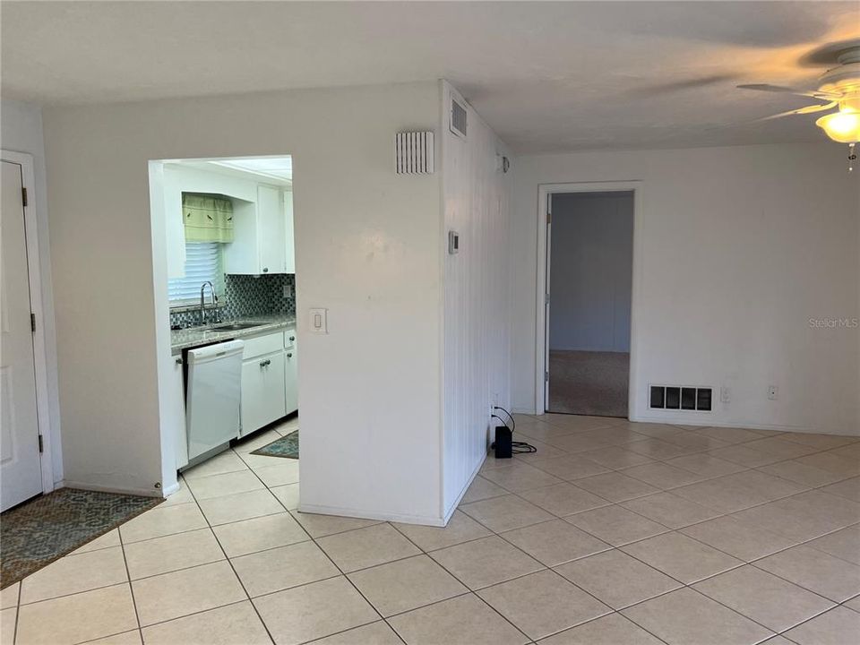 For Rent: $1,625 (2 beds, 2 baths, 964 Square Feet)