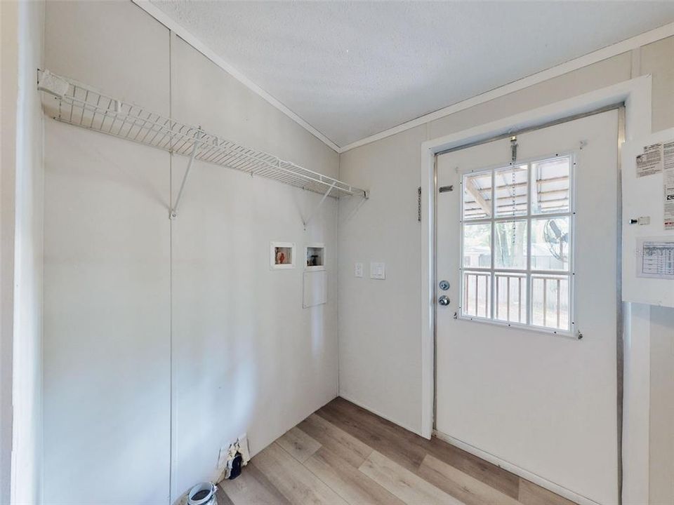 На продажу: $228,900 (4 спален, 2 ванн, 2356 Квадратных фут)