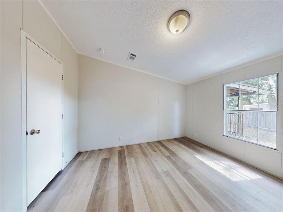 На продажу: $228,900 (4 спален, 2 ванн, 2356 Квадратных фут)