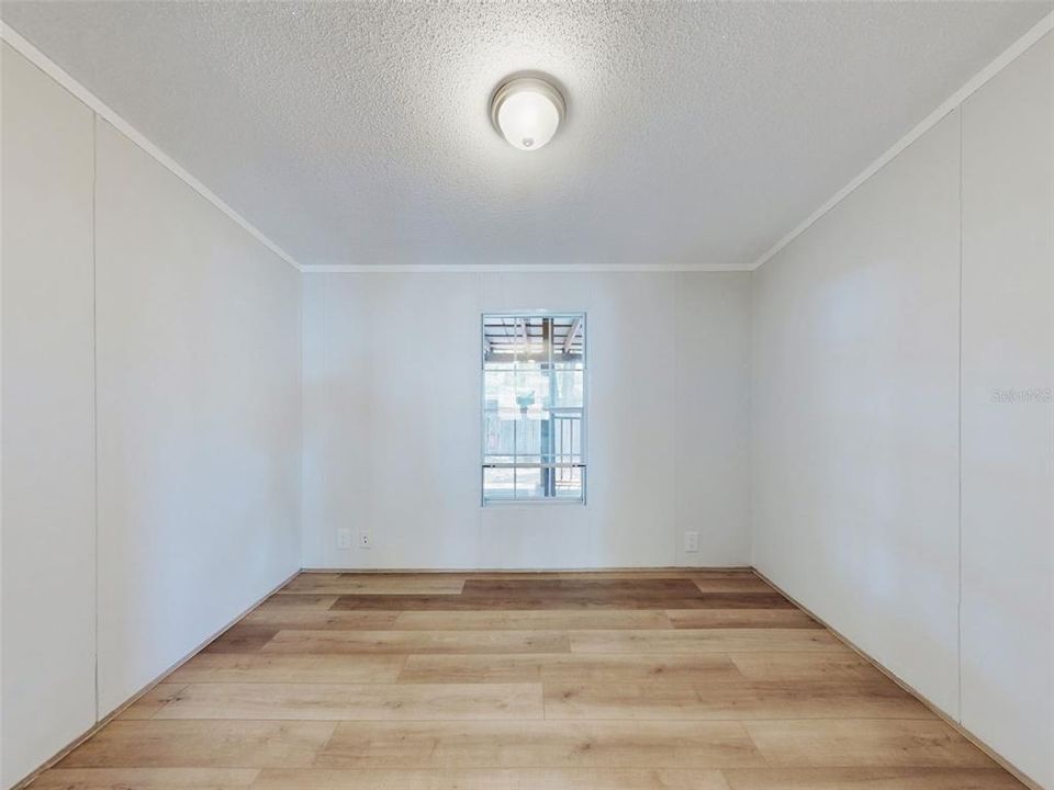 На продажу: $228,900 (4 спален, 2 ванн, 2356 Квадратных фут)