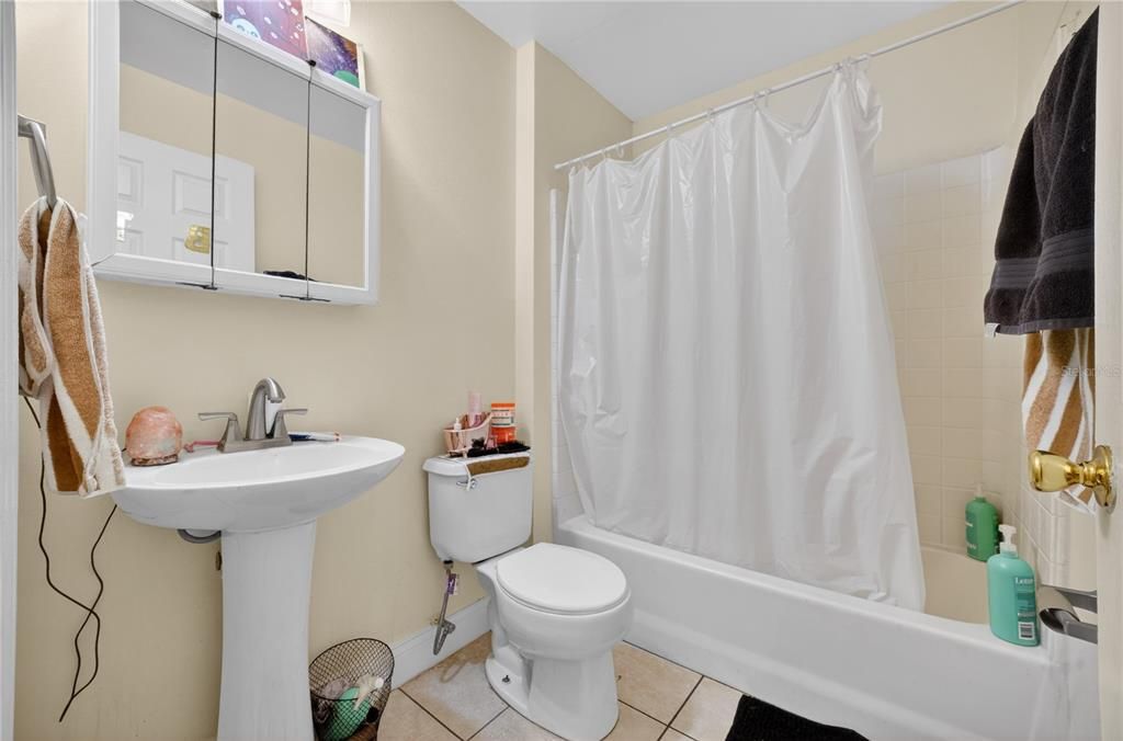 For Sale: $255,000 (4 beds, 2 baths, 1652 Square Feet)