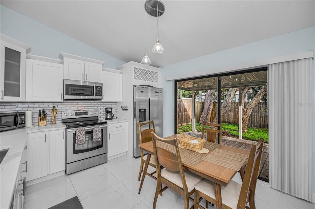 For Sale: $309,900 (3 beds, 2 baths, 1277 Square Feet)