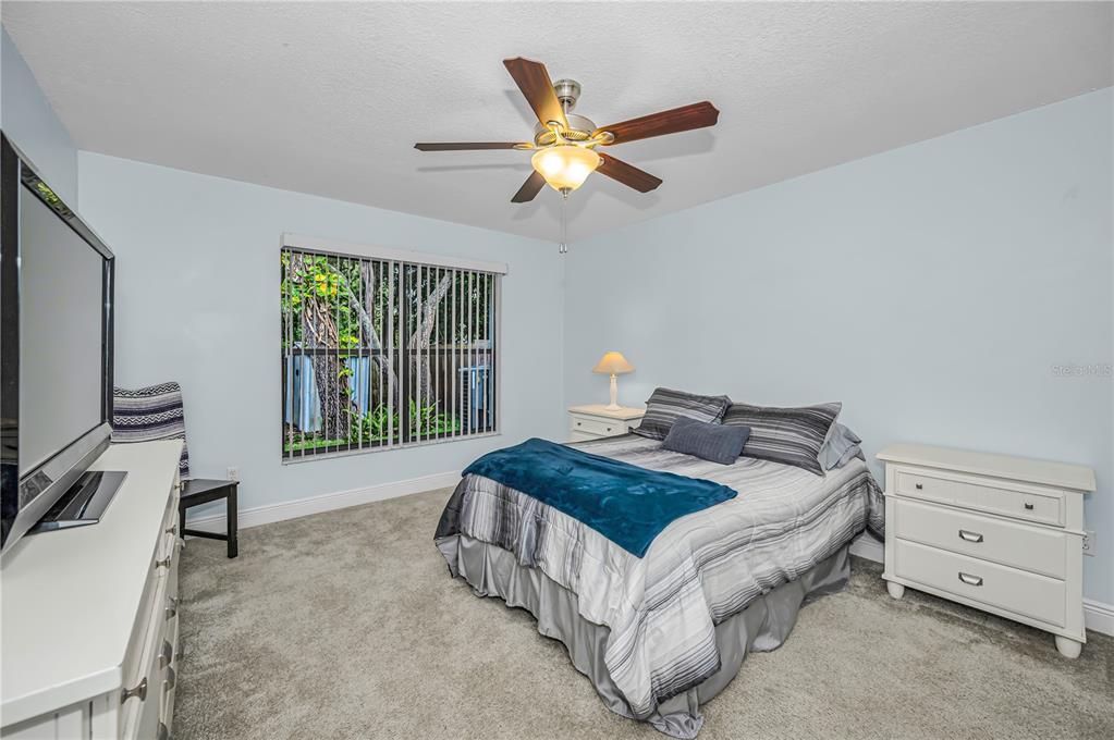 For Sale: $309,900 (3 beds, 2 baths, 1277 Square Feet)