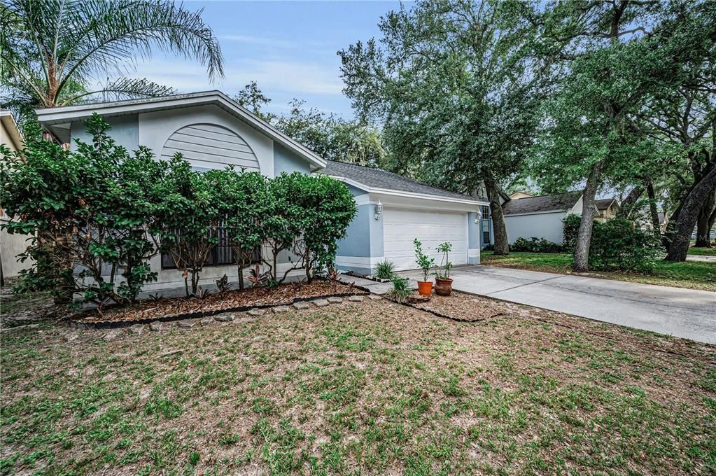 For Sale: $309,900 (3 beds, 2 baths, 1277 Square Feet)