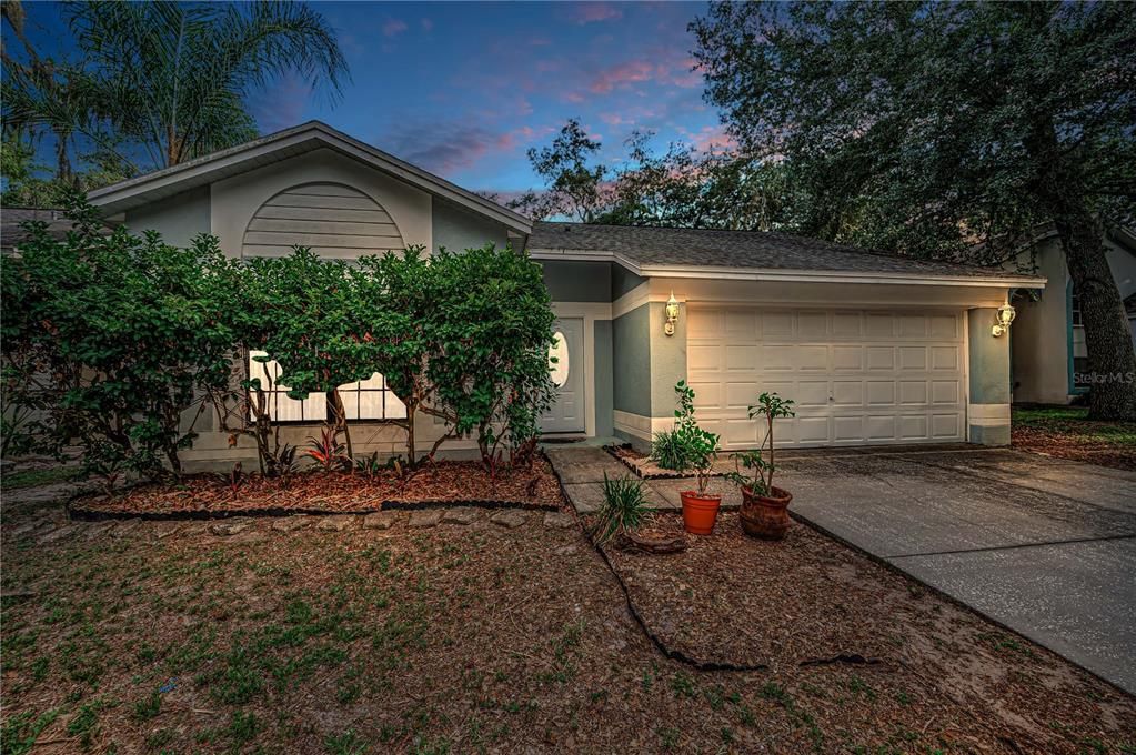 For Sale: $309,900 (3 beds, 2 baths, 1277 Square Feet)