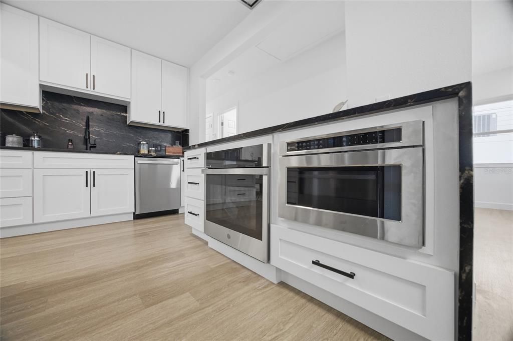 En Venta: $825,601 (4 camas, 2 baños, 1731 Pies cuadrados)