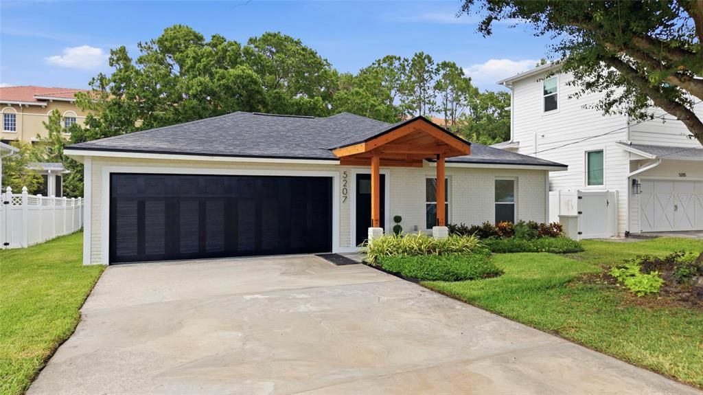 En Venta: $825,601 (4 camas, 2 baños, 1731 Pies cuadrados)