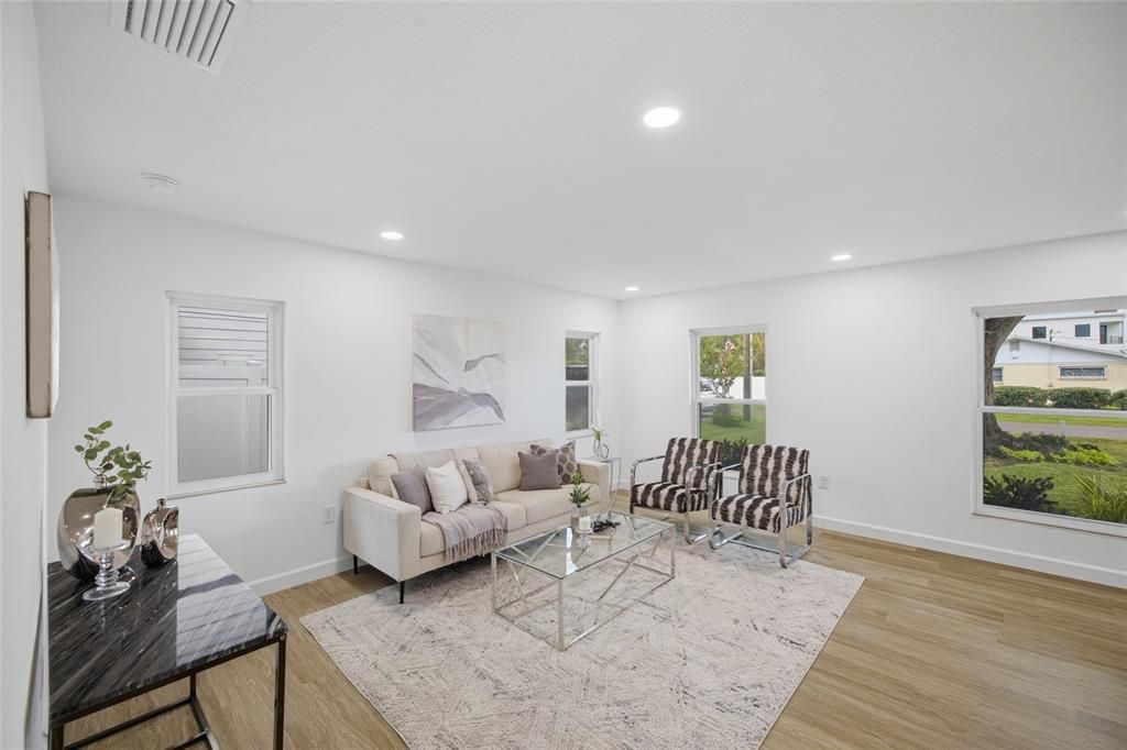 En Venta: $825,601 (4 camas, 2 baños, 1731 Pies cuadrados)