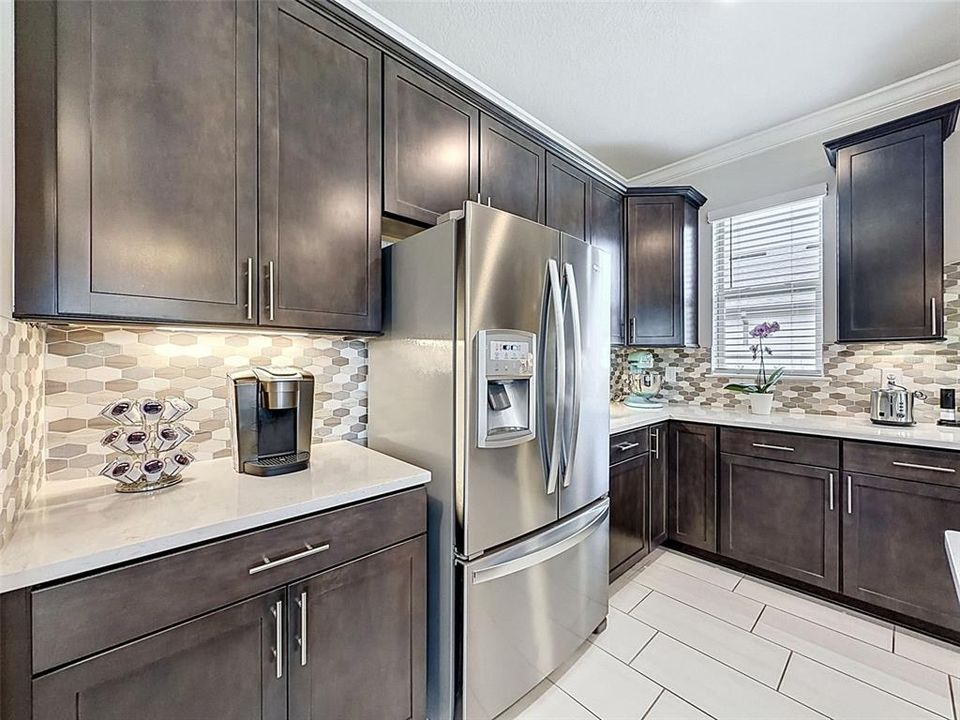 Activo con contrato: $535,000 (4 camas, 2 baños, 2658 Pies cuadrados)
