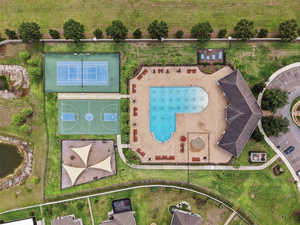 Activo con contrato: $535,000 (4 camas, 2 baños, 2658 Pies cuadrados)