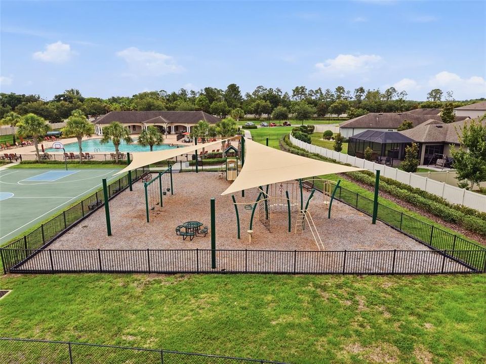 Activo con contrato: $535,000 (4 camas, 2 baños, 2658 Pies cuadrados)