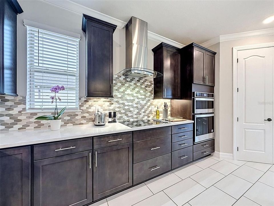 Activo con contrato: $535,000 (4 camas, 2 baños, 2658 Pies cuadrados)
