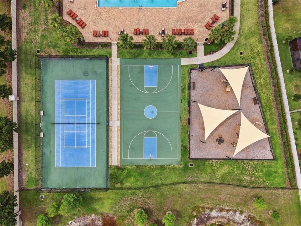 Activo con contrato: $535,000 (4 camas, 2 baños, 2658 Pies cuadrados)
