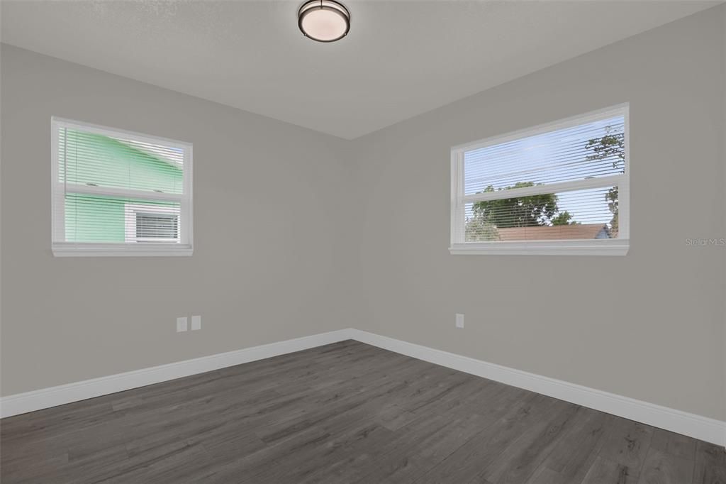 Active With Contract: $379,900 (3 beds, 2 baths, 1053 Square Feet)