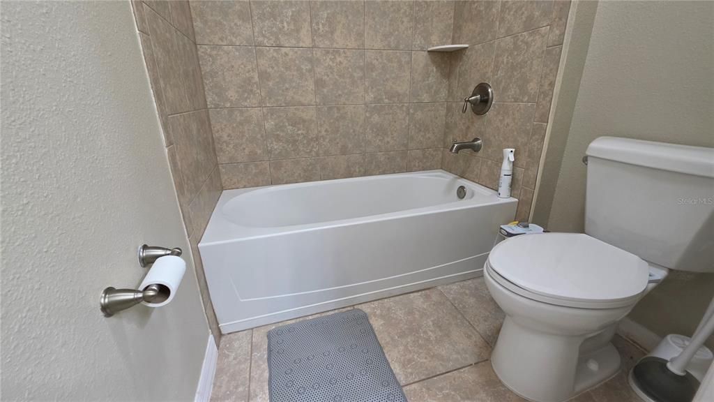 В аренду: $2,350 (4 спален, 2 ванн, 2162 Квадратных фут)