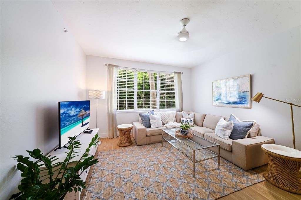 En Venta: $374,900 (2 camas, 2 baños, 1097 Pies cuadrados)