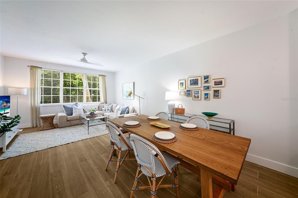 En Venta: $374,900 (2 camas, 2 baños, 1097 Pies cuadrados)