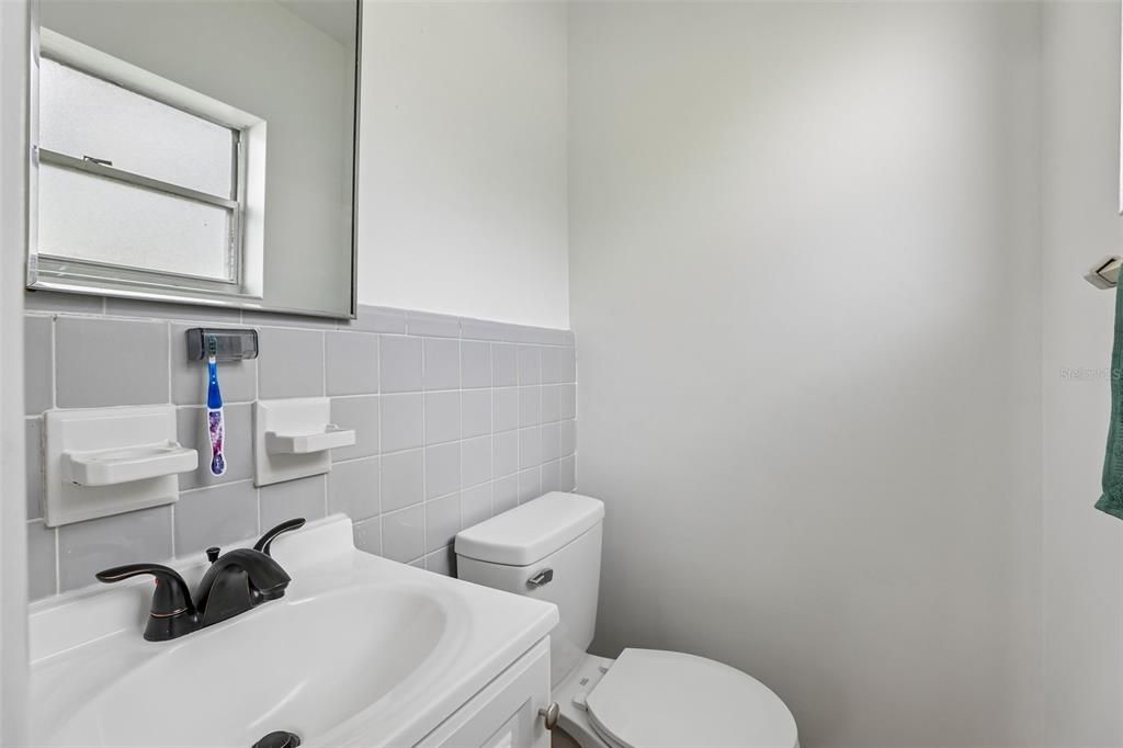 На продажу: $499,000 (4 спален, 2 ванн, 1716 Квадратных фут)