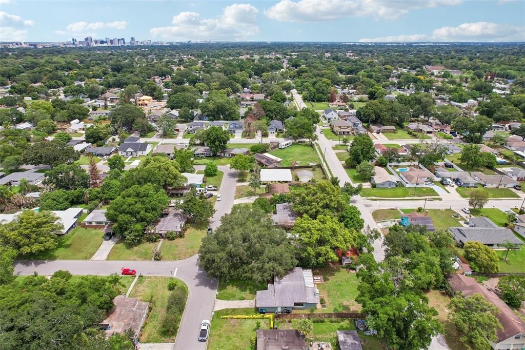 На продажу: $499,000 (4 спален, 2 ванн, 1716 Квадратных фут)