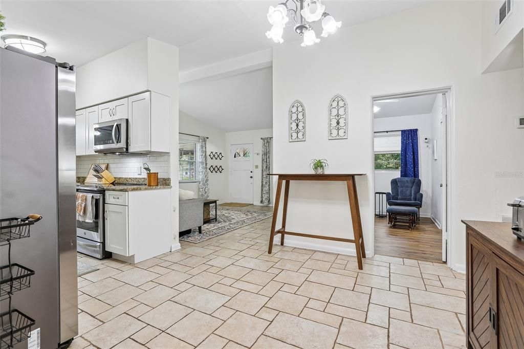 На продажу: $499,000 (4 спален, 2 ванн, 1716 Квадратных фут)