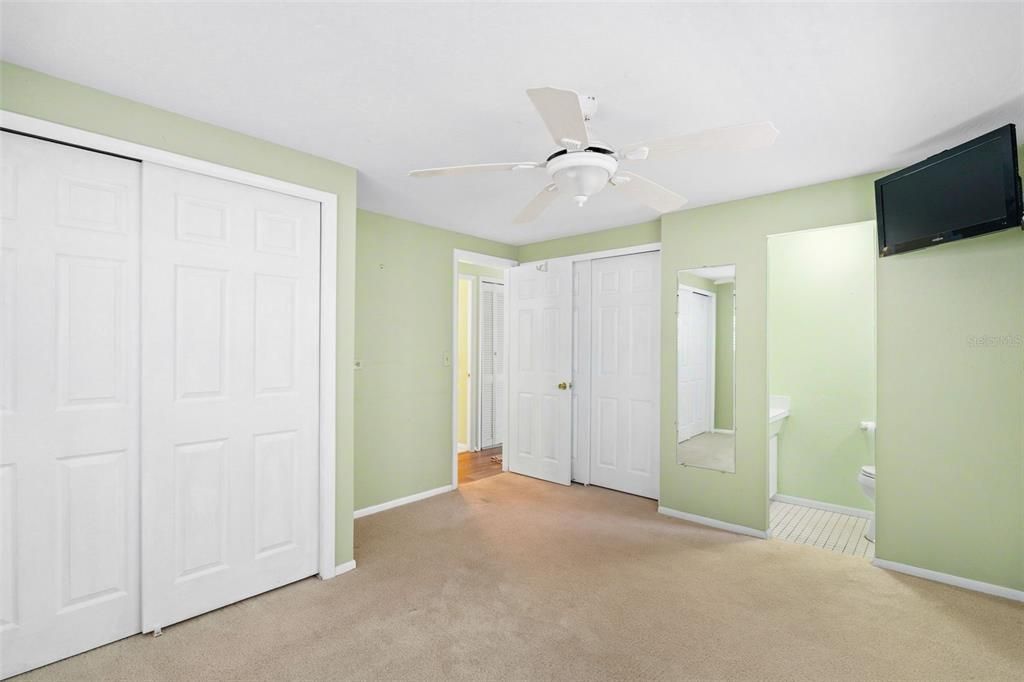 For Sale: $199,900 (2 beds, 1 baths, 767 Square Feet)