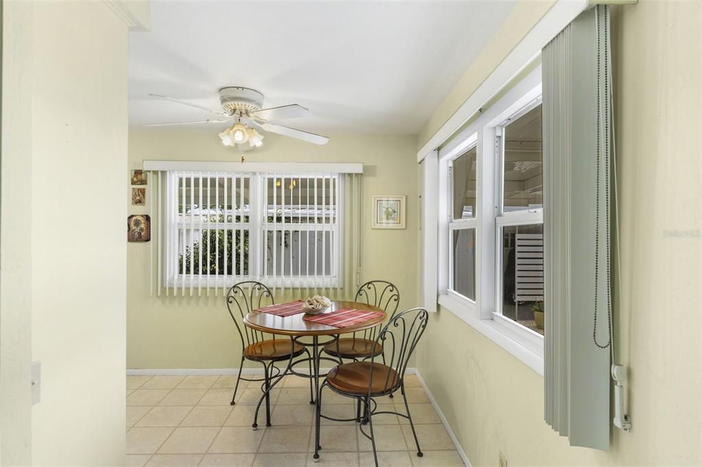 For Sale: $199,900 (2 beds, 1 baths, 767 Square Feet)