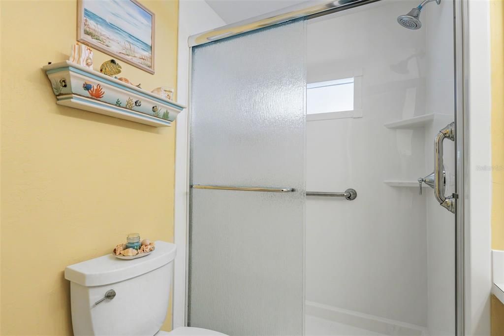 For Sale: $199,900 (2 beds, 1 baths, 767 Square Feet)
