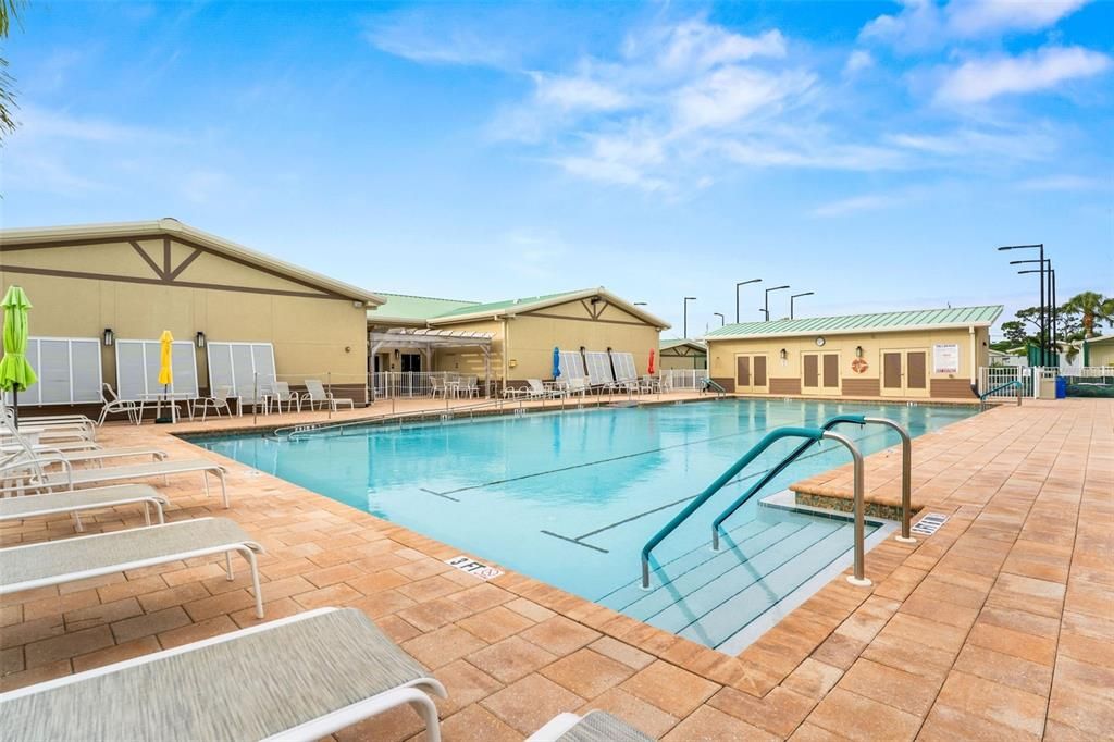 For Sale: $199,900 (2 beds, 1 baths, 767 Square Feet)