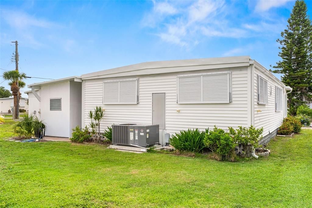For Sale: $199,900 (2 beds, 1 baths, 767 Square Feet)