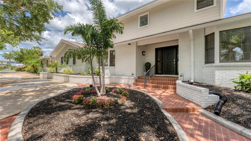 En Venta: $2,150,000 (5 camas, 4 baños, 4184 Pies cuadrados)