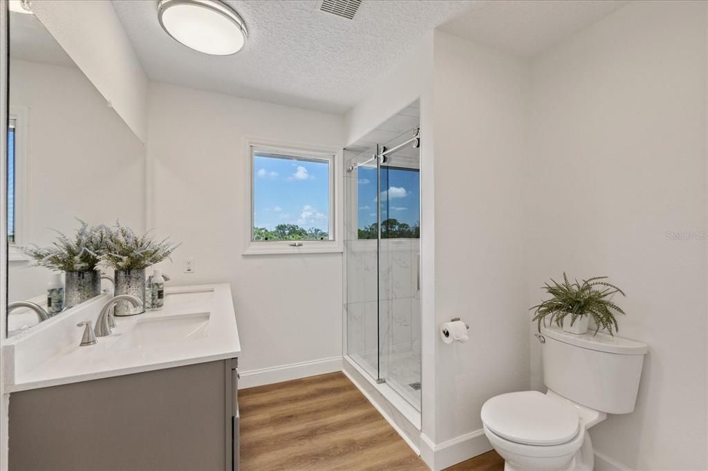 En Venta: $2,150,000 (5 camas, 4 baños, 4184 Pies cuadrados)