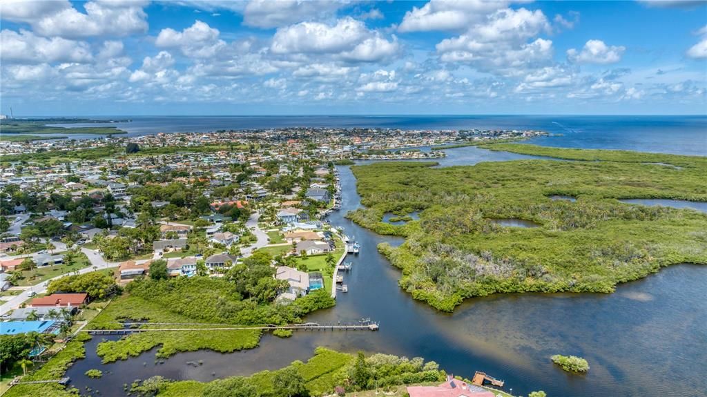 En Venta: $2,150,000 (5 camas, 4 baños, 4184 Pies cuadrados)