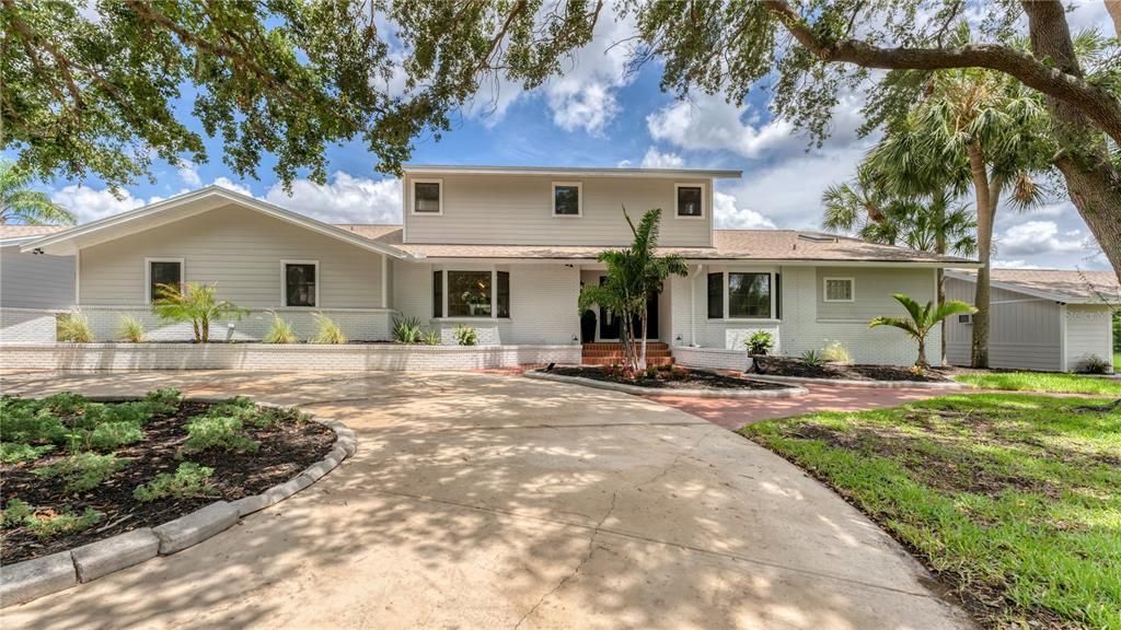 En Venta: $2,150,000 (5 camas, 4 baños, 4184 Pies cuadrados)