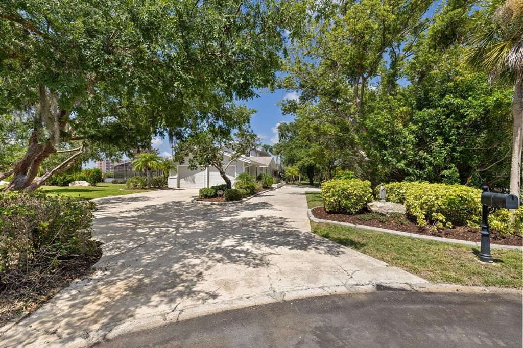 En Venta: $2,150,000 (5 camas, 4 baños, 4184 Pies cuadrados)