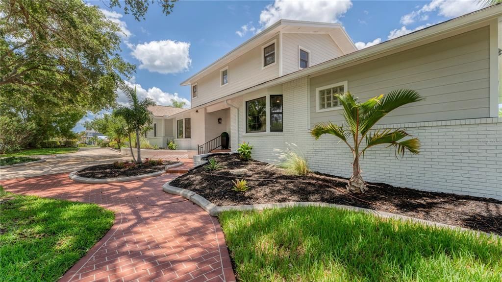 En Venta: $2,150,000 (5 camas, 4 baños, 4184 Pies cuadrados)