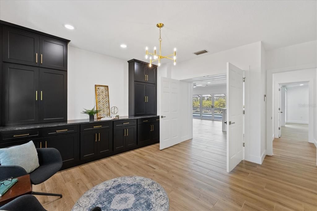 En Venta: $2,150,000 (5 camas, 4 baños, 4184 Pies cuadrados)