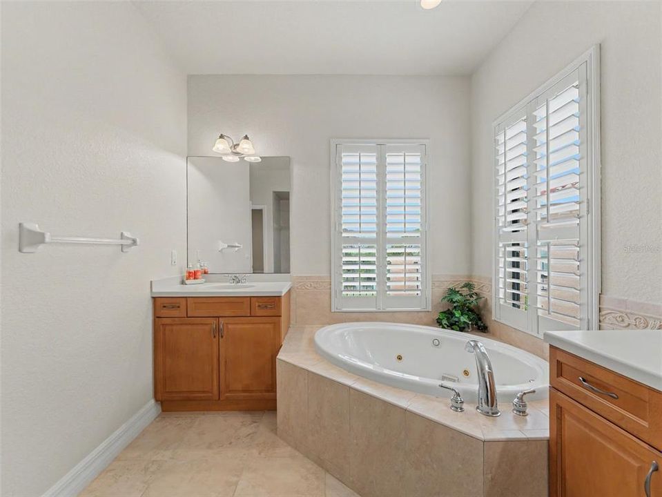 For Rent: $3,100 (3 beds, 3 baths, 2599 Square Feet)