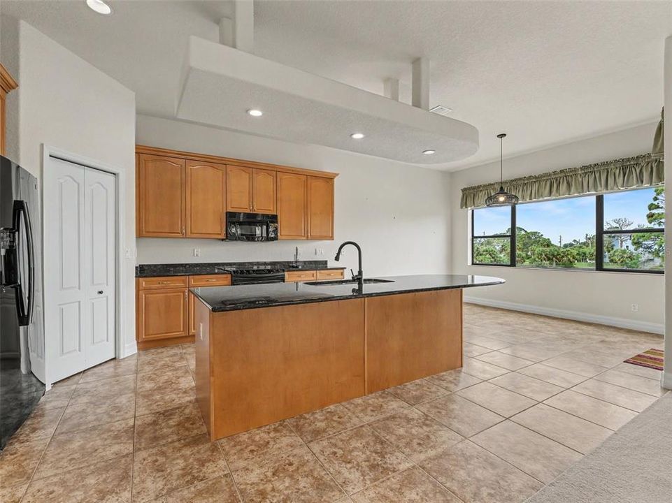 For Rent: $3,100 (3 beds, 3 baths, 2599 Square Feet)
