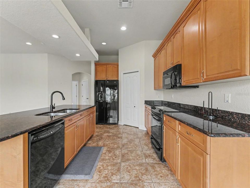 For Rent: $3,100 (3 beds, 3 baths, 2599 Square Feet)