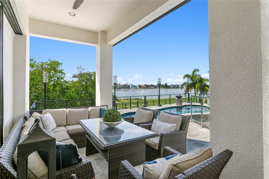 На продажу: $2,500,000 (5 спален, 5 ванн, 4820 Квадратных фут)