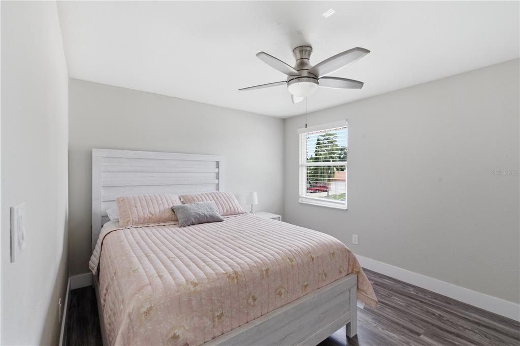 For Sale: $595,900 (5 beds, 3 baths, 2558 Square Feet)