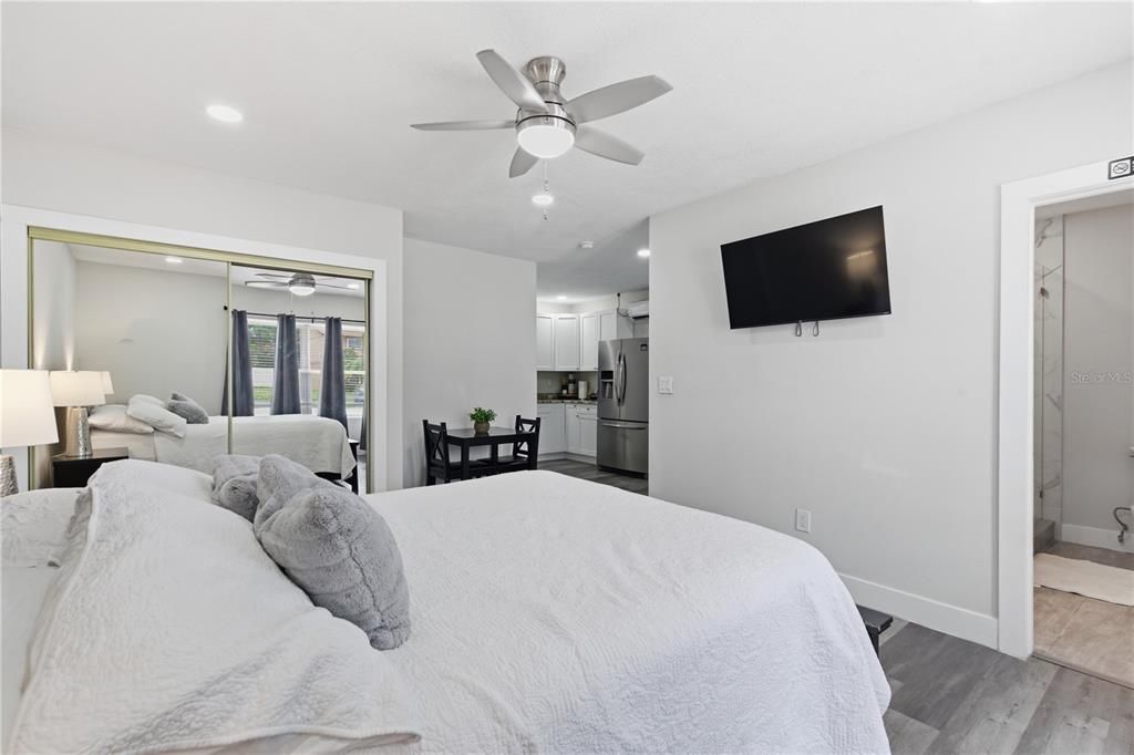 For Sale: $595,900 (5 beds, 3 baths, 2558 Square Feet)