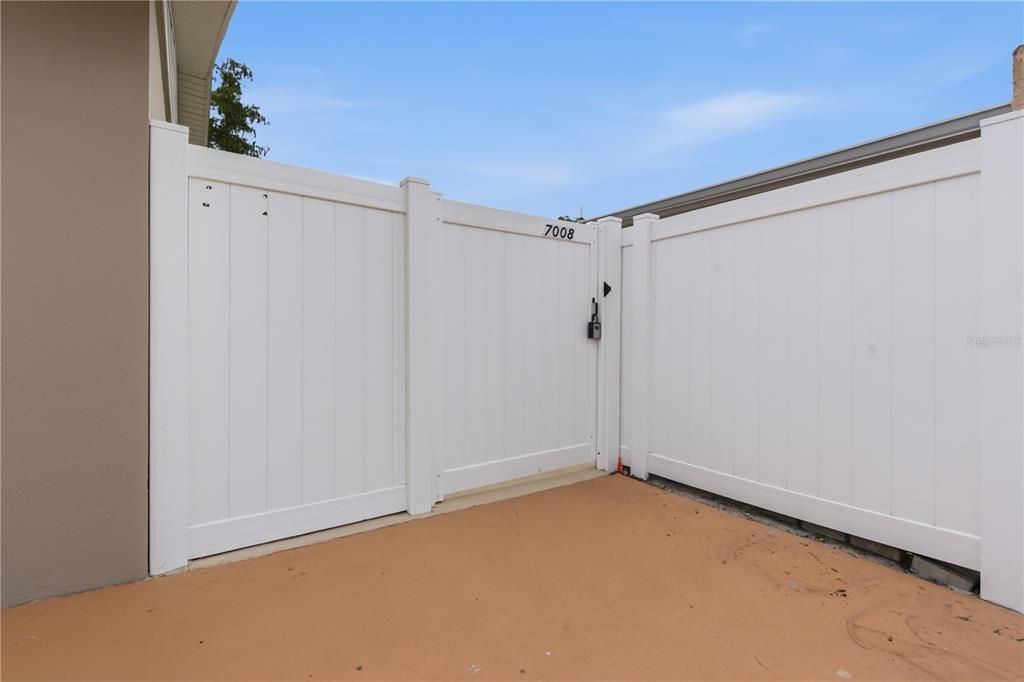 For Sale: $595,900 (5 beds, 3 baths, 2558 Square Feet)