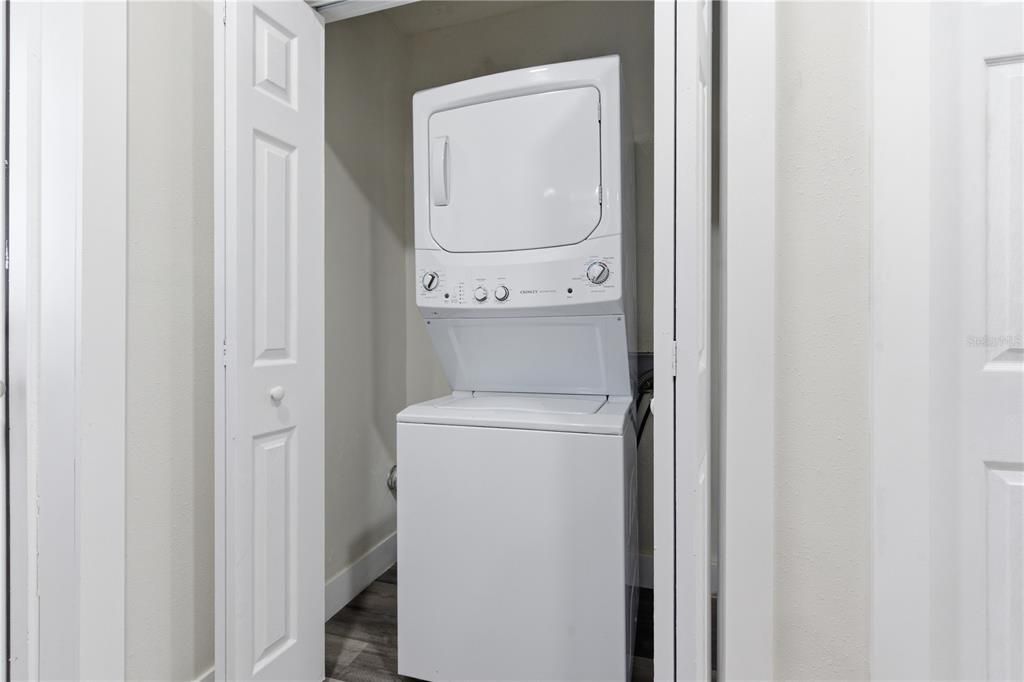 For Sale: $595,900 (5 beds, 3 baths, 2558 Square Feet)