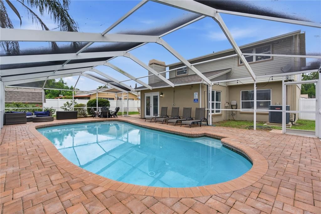 For Sale: $595,900 (5 beds, 3 baths, 2558 Square Feet)