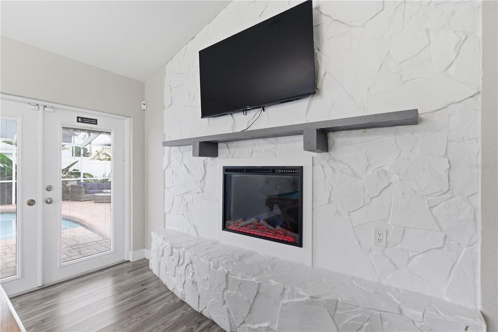 For Sale: $595,900 (5 beds, 3 baths, 2558 Square Feet)